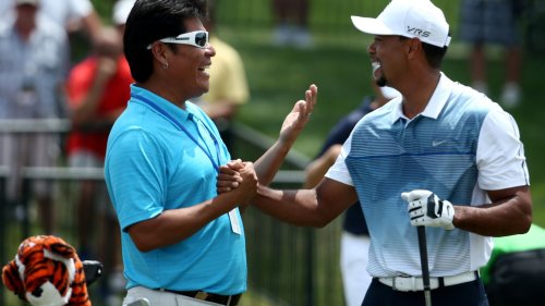 Begay chortles about Tiger’s ‘glutes firing’