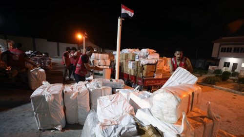 España entrega a Jordania 110 paracaídas de carga para colaborar en el envío de ayuda humanitaria a Gaza
