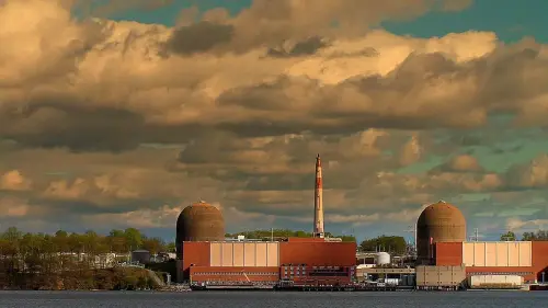 Un aviso para el Gobierno: Nueva York mató su central nuclear en 2021 y ahora contamina un 47% más