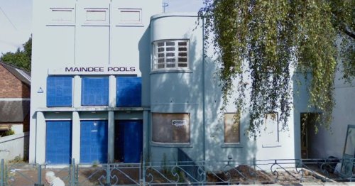 100-year-old Art Deco terraced house attached to landmark swimming pool going to auction