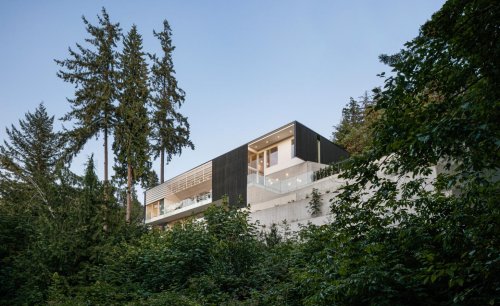 This Vancouver house nods to Canadian West Coast modernism