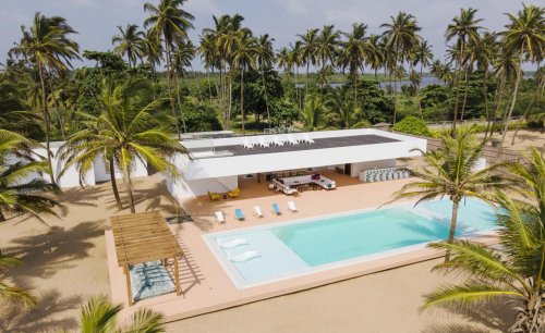 Seaside pavilion by Tosin Oshinowo brings minimalism to the Lagos lagoon