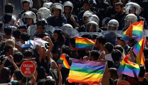 Istanbul once again bans Pride march