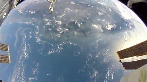 A NASA astronaut films his spacewalk — and a breathtaking view of Earth