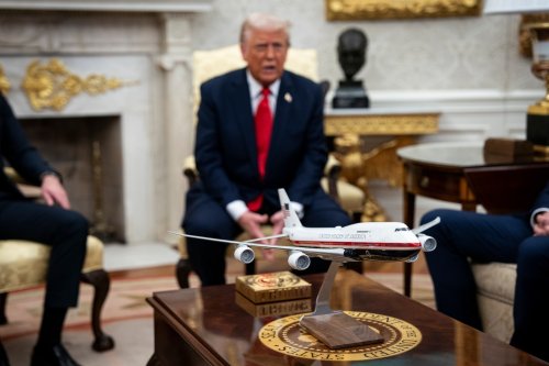Boeing has a contract to replace Air Force One. What’s the delay?