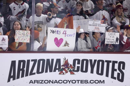 Coyotes bid emotional goodbye to Arizona ahead of move to Salt Lake City