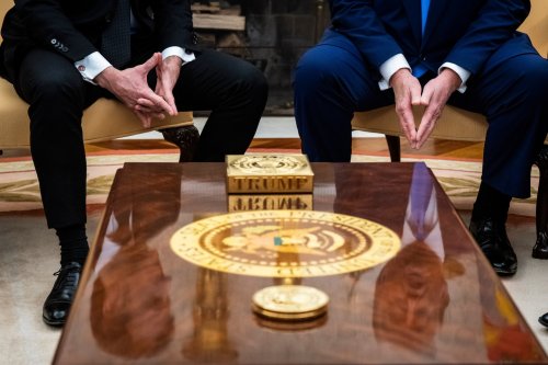 Column | In five pictures: The gilding of the Oval Office