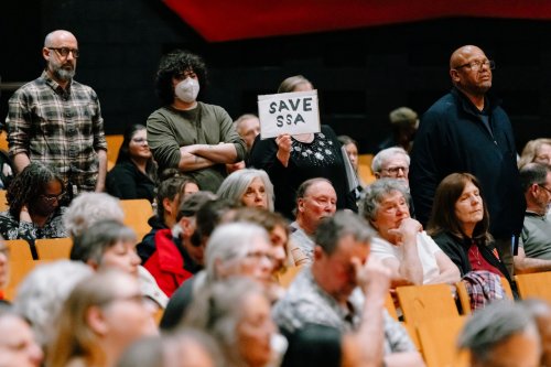 Long waits, waves of calls, website crashes: Social Security is breaking down