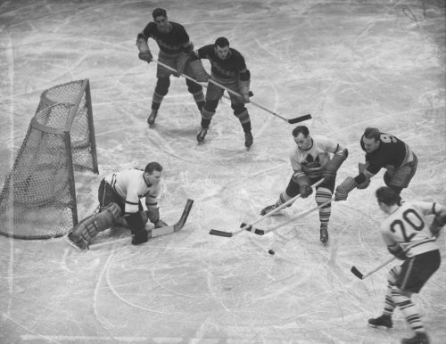 The royal family of hockey is chasing another Stanley Cup