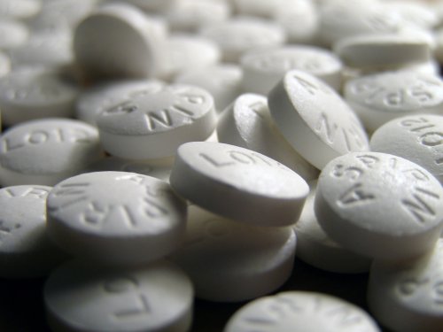 Long-term aspirin use associated with reduced risk of dying from cancer, study shows