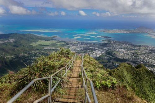 Hikers kept climbing Hawaii’s ‘Stairway to Heaven.’ Now it’ll be removed.