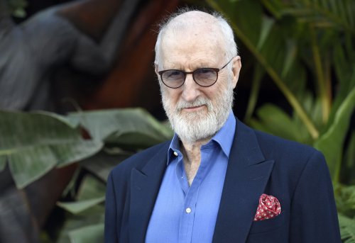 ‘Babe’ star James Cromwell superglues hand to Starbucks counter