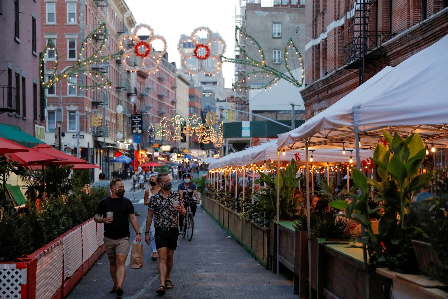 As restaurants take over sidewalks to provide pandemic-safe dining, people with disabilities encounter barriers.