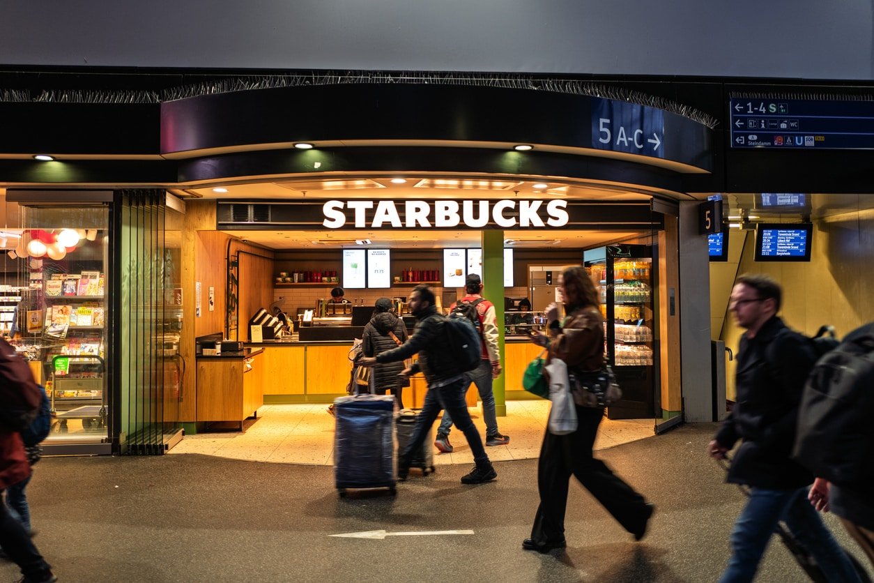 Pumpkin spice season PSA: Don’t wait in line for airport coffee