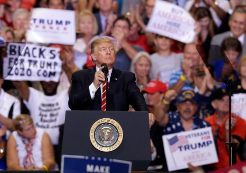 As Trump ranted and rambled in Phoenix, his crowd slowly thinned