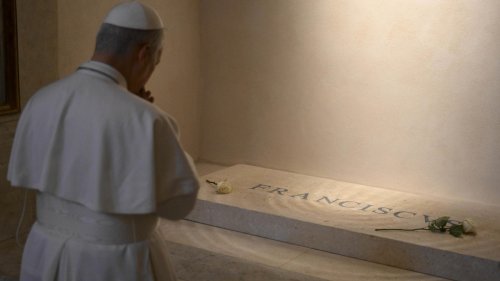 Papst Leo XIV. mahnt: «Nie wieder Krieg!» +++ So sieht sein neues Wappen aus