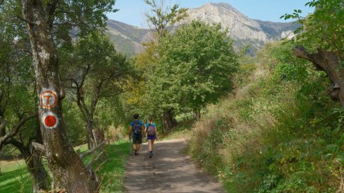 Statt in die Schweiz nach Rumänien – Reisemagazin empfiehlt günstigere Alternative