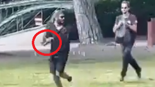 Horror in Annecy: Mann greift mit Messer Kinder in einem Park an