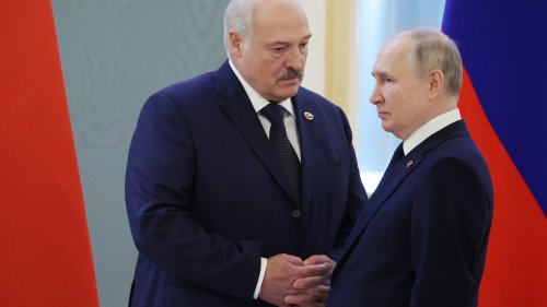 Belarus-Route: So perfide locken Putin und Lukaschenko Flüchtlinge nach Europa