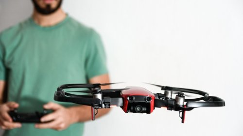 Darf ich eine Drohne abschiessen, wenn sie über meinen Garten fliegt?