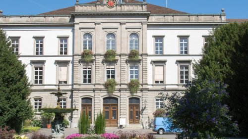 Autistischer Jugendlicher stirbt nach Aufenthalt in Klinik – zuständige Ärzte angeklagt