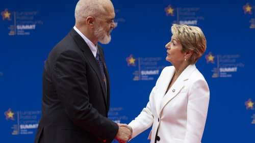 Keller-Sutter in Tirana: Ukraine ist für Gespräche bereit