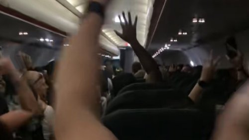 Frau teilt Video aus Easyjet-Flugzeug nach Ibiza – «echter Horror»