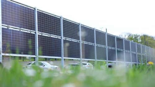 Flughafen Zürich testet Solarzäune – und kündigt PV-Offensive an