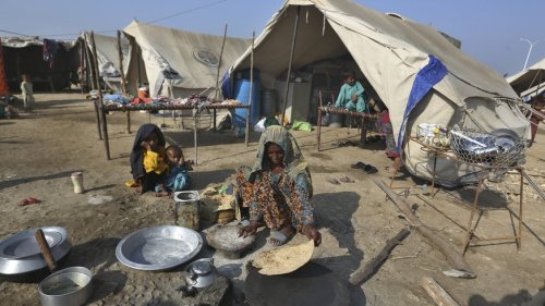 Millionen Pakistaner nach Flutkatastrophe immer noch ohne sauberes Trinkwasser