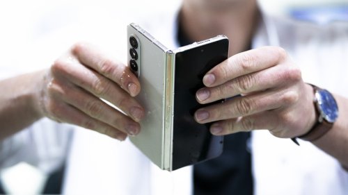 Marktforscher sehen weiter kaum Absatz von Falt-Smartphones