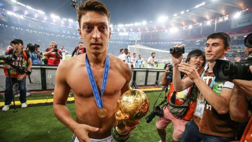 «Die beste Nummer 10 der Welt» – Mesut Özil beendet seine Karriere