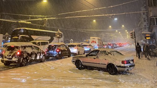 Verkehrschaos in Bern, Zürich, Luzern – erster Schnee verursacht massive Unterbrüche