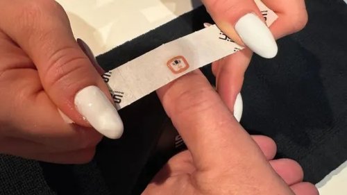 Kreditkarte auf Fingernagel: Schweizer Firma lanciert Chip-Innovation in 30 Nagelstudios