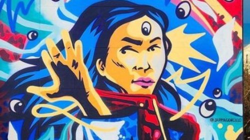 Oscar-Gewinnerin Michelle Yeoh mit Wandbild in New York gefeiert