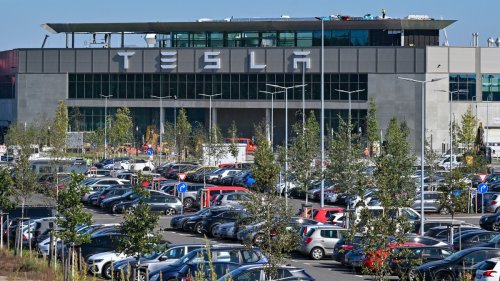 Tesla evakuiert Gigafactory bei Berlin – Produktion steht still