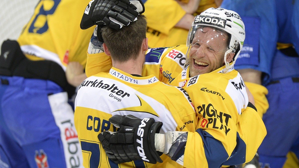 Ausgerechnet Reto von Arx schiesst den HCD in seinem letzten Spiel zum Meistertitel