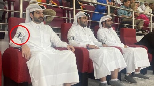 Antwort auf «One Love»? Diese Binde tragen einige Katarer bei der WM