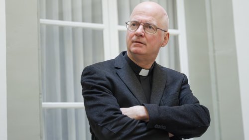 Schweizer Chef-Bischof rät von zu grossen Reformen der Schweizer Kirche ab