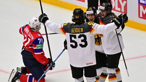 Loch im Eis zum Trotz – Deutschland setzt Siegesserie zum WM-Start fort