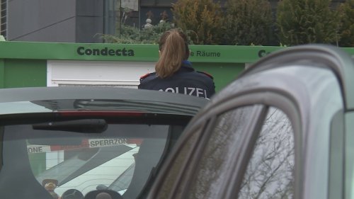 Grosser Polizeieinsatz in Wetzikon ZH – Mann greift Ehefrau und andere an