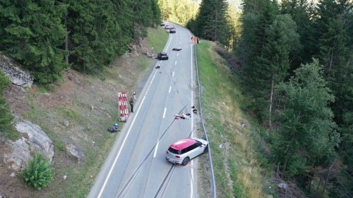 Berninapass: Töfffahrer sterben bei Auto-Überholmanöver