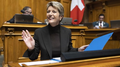 Karin Keller-Sutter will sparen – auch bei den AHV-Geldern