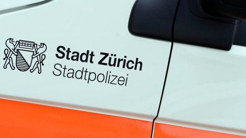 Fussgängerin nach Unfall mit Tram in Zürich verstorben – Polizei sucht Zeugen