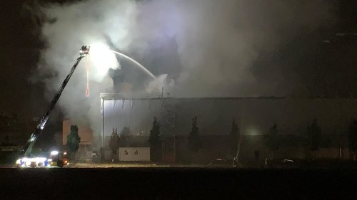 Grosser Sachschaden nach Brand in Recycling-Anlage in Glattbrugg ZH