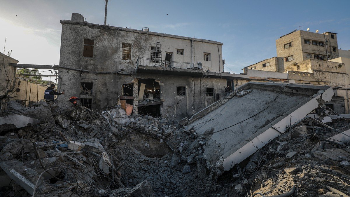 Tote Retter in Gaza: Israel gesteht Fehler + Israel & Hamas rücken nicht von Positionen ab