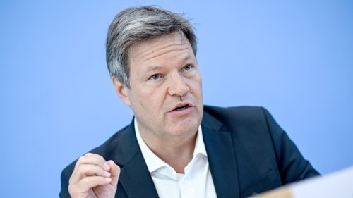 Wirtschaftsminister Habeck ruft zum Soli-Sparen auf – Forderung spaltet Menschen in Deutschland