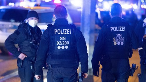 Corona-Proteste in Sachsen: Polizisten packen aus – "prallt nicht immer ab"