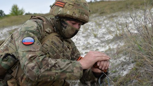 "Die haben betrunken Granaten geworfen": So telefonieren russische Soldaten von der Front
