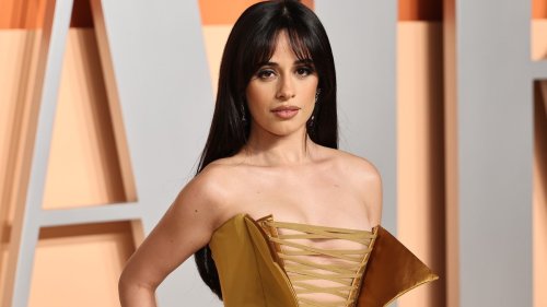 Camila Cabello macht sich über Tour-Promo im All von Katy Perry lustig

