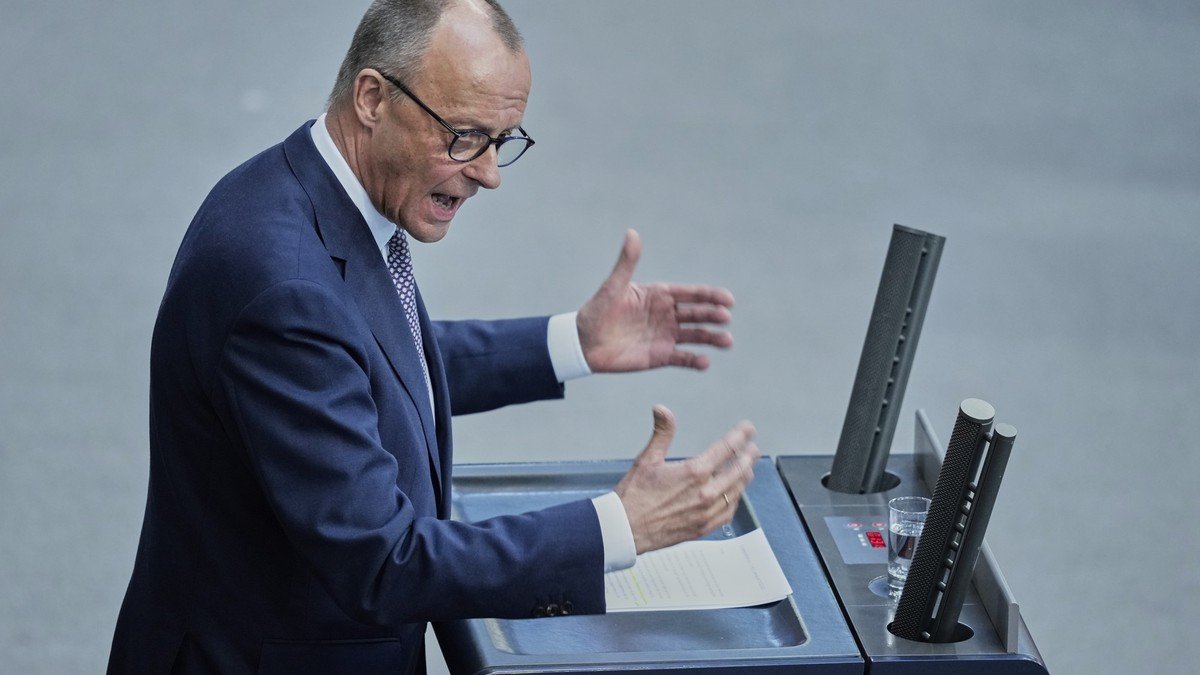 Katharina Dröge und Jan van Aken spotten über Friedrich Merz' Verhandlungsgeschick